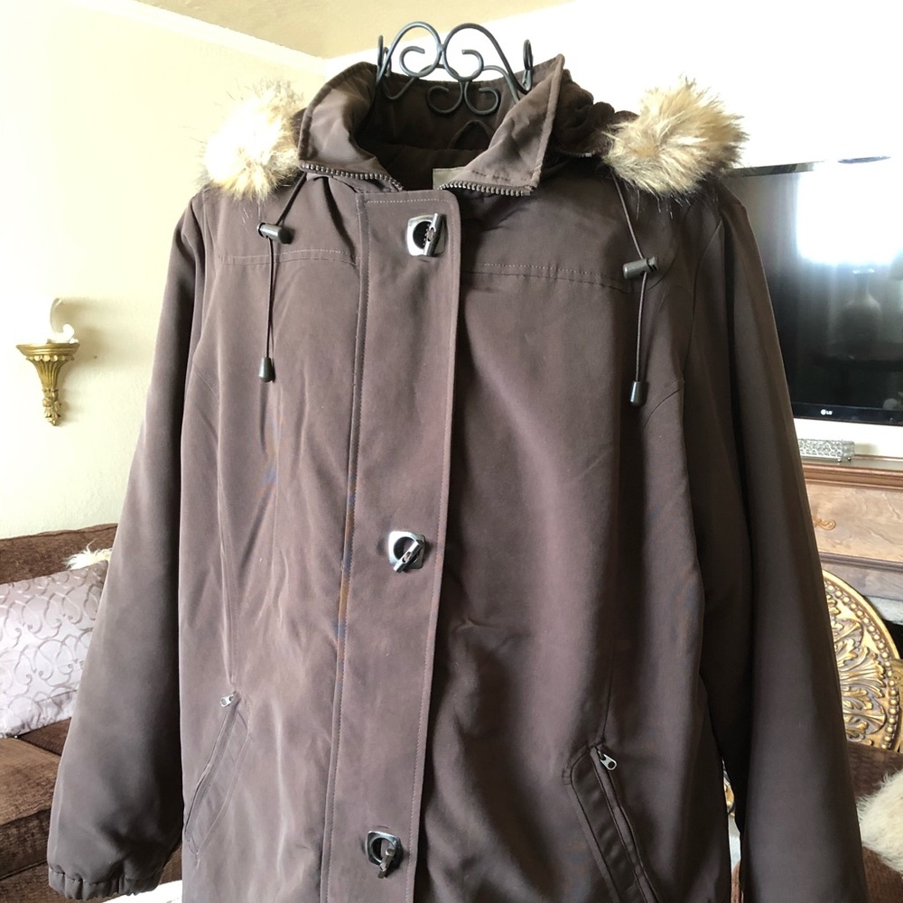 JACKET “Jaclyn Smith”. Cozy and warm for snowy weather!